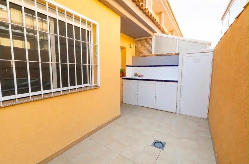 4 sovrum Radhus till salu i Los Alcazares med garage - 265 000 € (Ref: 10100436)