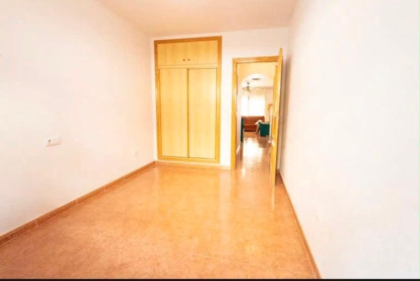 4 sovrum Radhus till salu i Los Alcazares med garage - 265 000 € (Ref: 10100436)