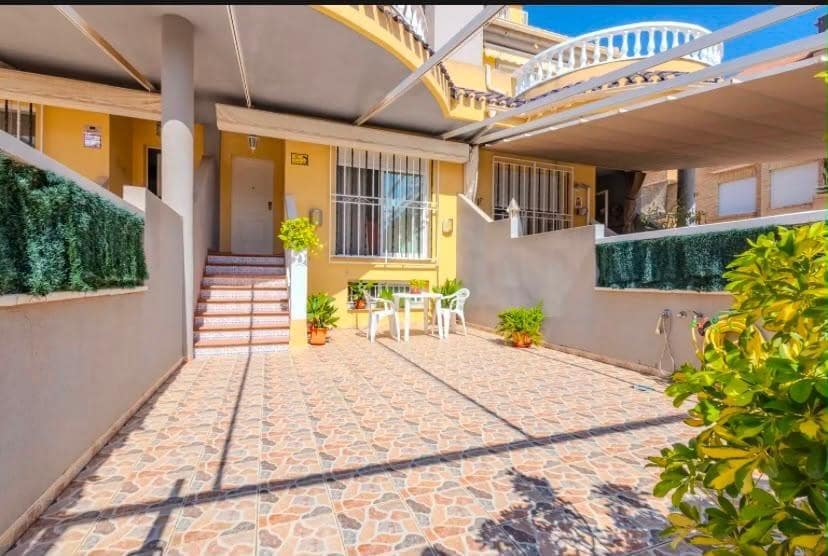4 sovrum Radhus till salu i Los Alcazares med garage - 265 000 € (Ref: 10100436)