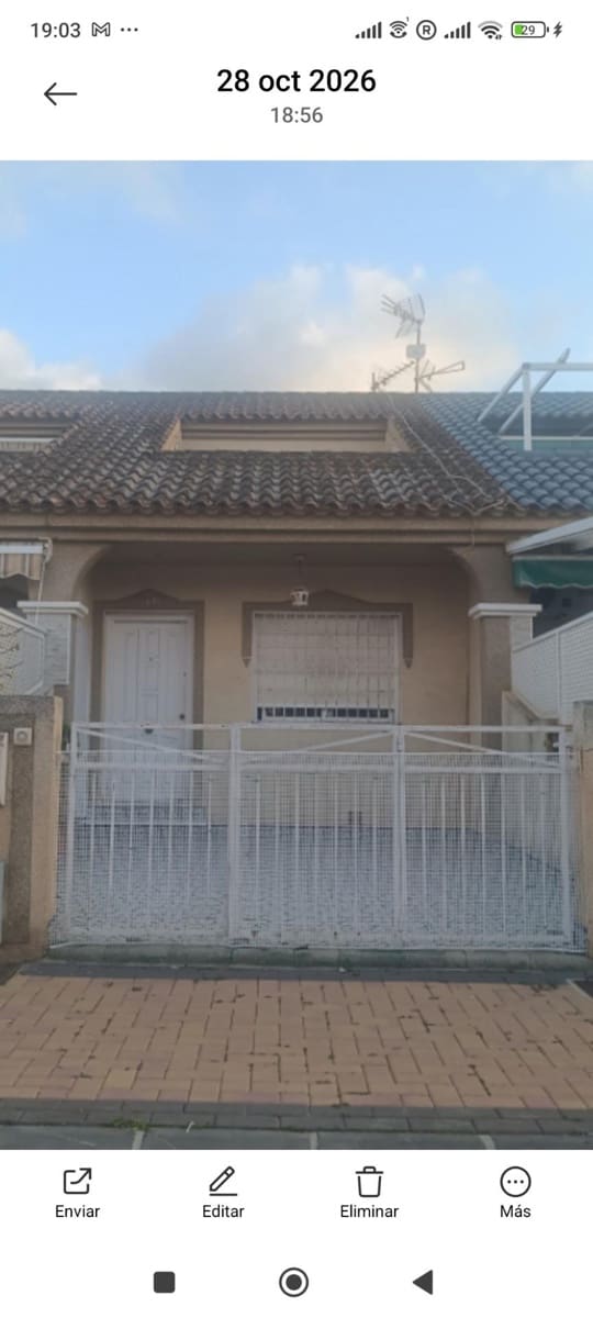 5 slaapkamer Rijtjeshuis te koop in Los Alcazares met zwembad - € 149.900 (Ref: 10183118)