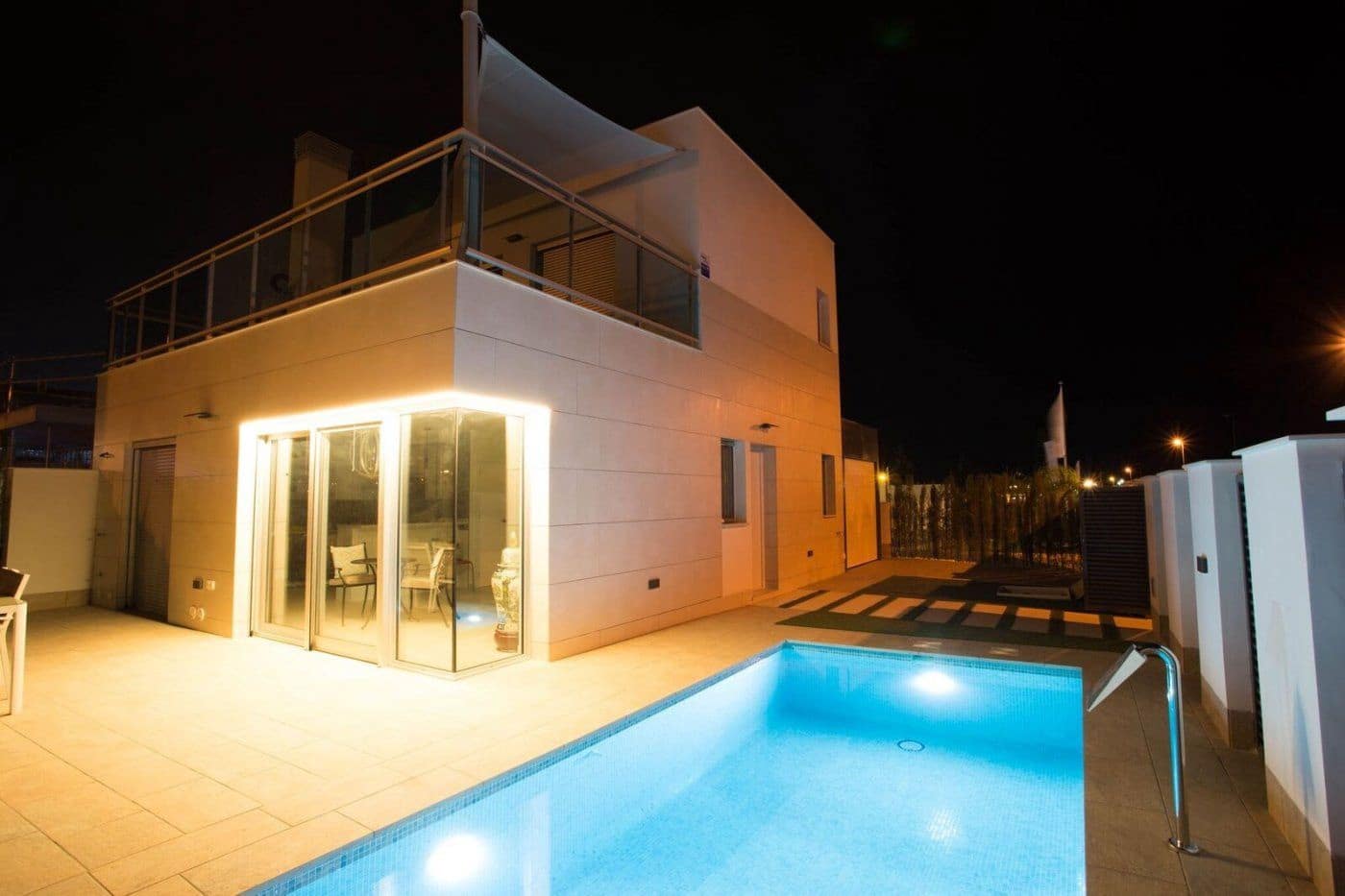 3 quarto Moradia para venda em Los Alcazares com piscina garagem - 375 000 € (Ref: 8419624)