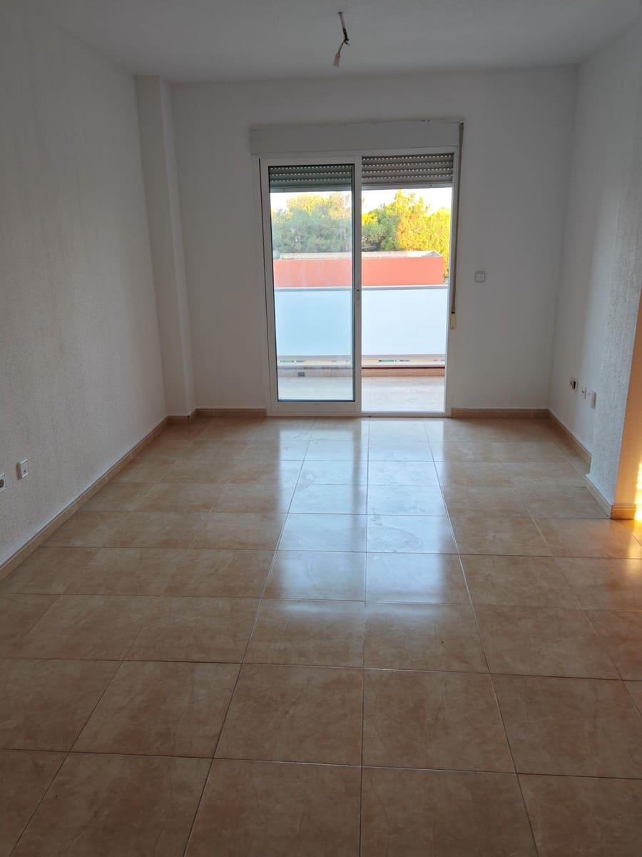 Ático de 3 habitaciones en Los Alcázares en venta - 128.500 € (Ref: 8594992)