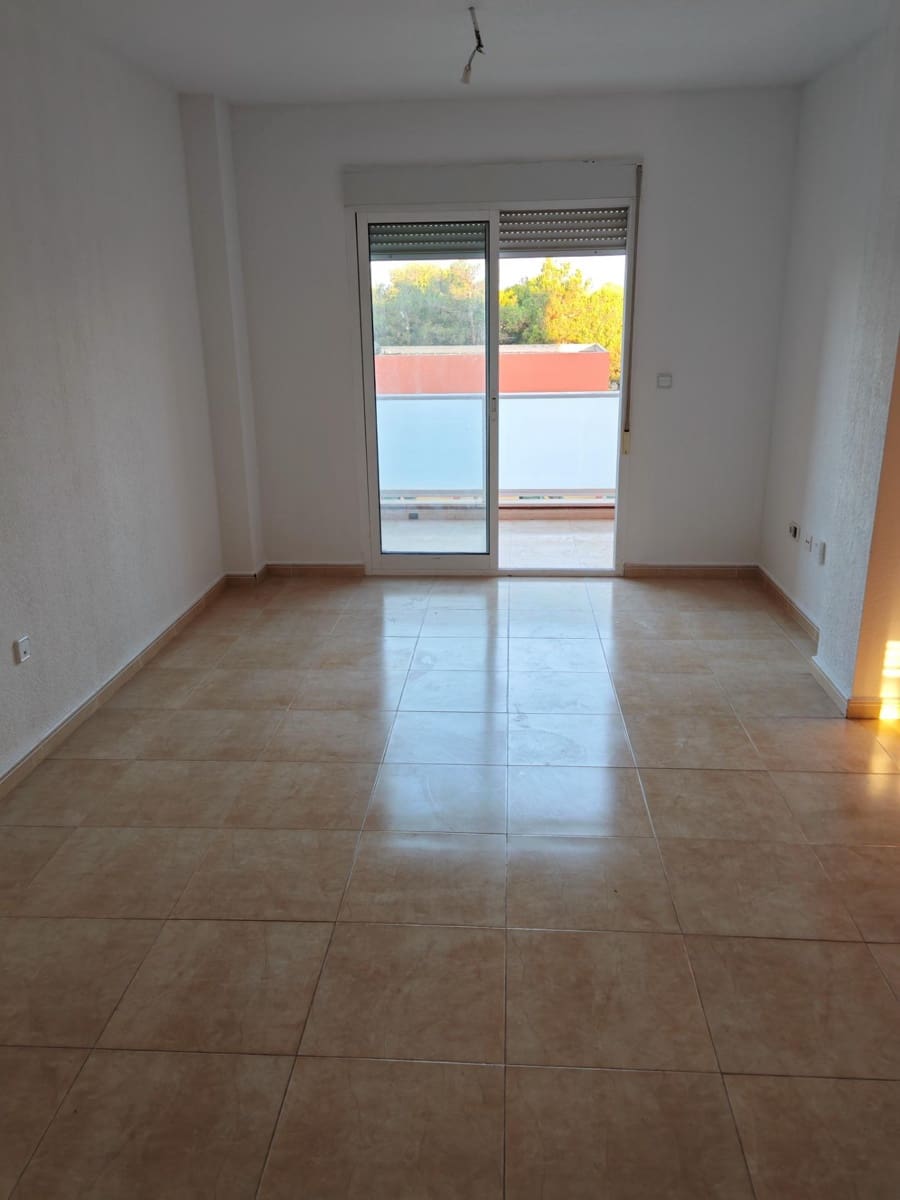 Ático de 3 habitaciones en Los Alcázares en venta - 128.500 € (Ref: 8594992)