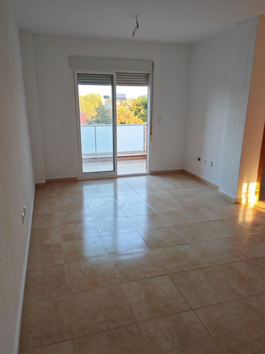 Ático de 3 habitaciones en Los Alcázares en venta - 128.500 € (Ref: 8594992)