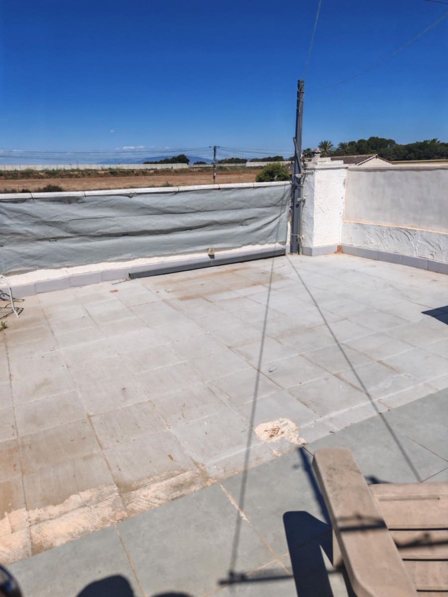 4 bedroom Villa for sale in Los Alcazares with pool - € 159,900 (Ref: 8982594)