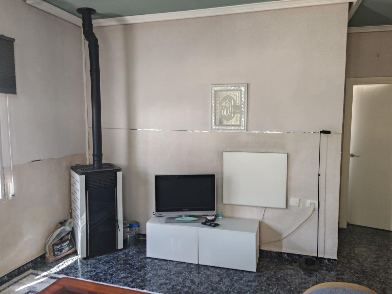 4 bedroom Villa for sale in Los Alcazares with pool - € 159,900 (Ref: 8982594)