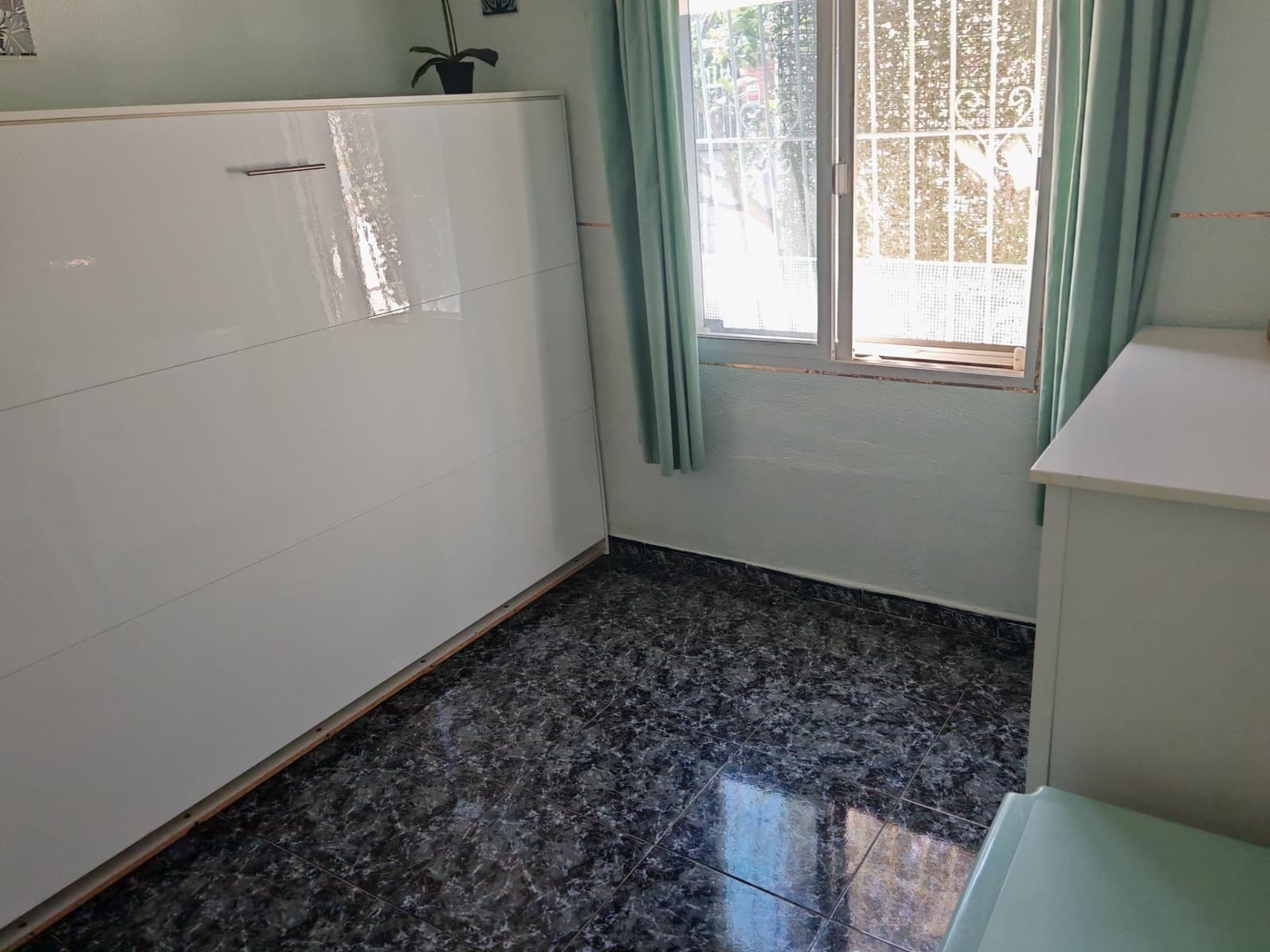 4 bedroom Villa for sale in Los Alcazares with pool - € 159,900 (Ref: 8982594)