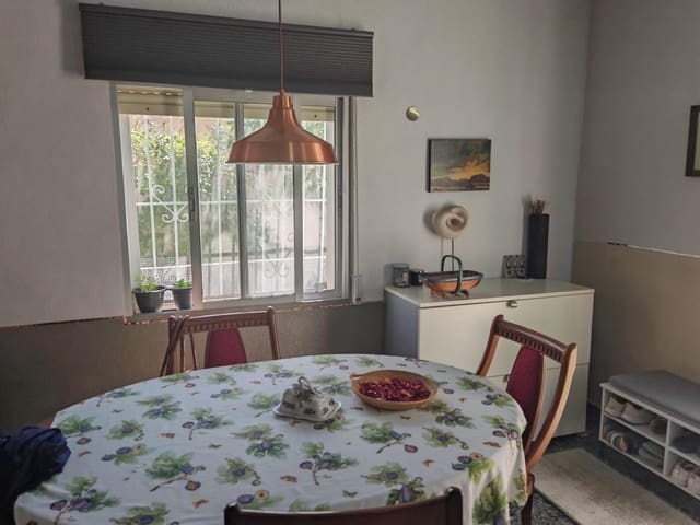 4 bedroom Villa for sale in Los Alcázares with pool - € 159,900 (Ref: 8982594)