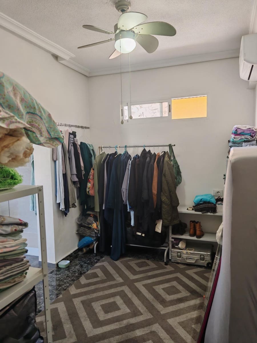 4 makuuhuone Huvila myytävänä paikassa Los Alcazares mukana uima-altaan - 149 900 € (Ref: 8982594)