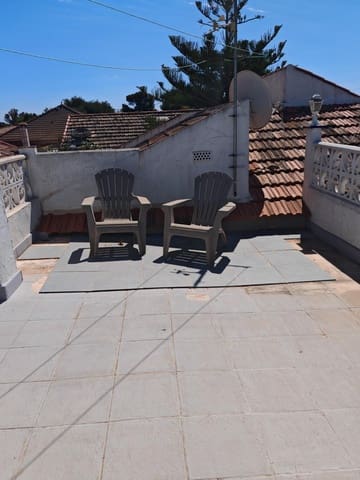 4 soveværelse Villa til salg i Los Alcázares med swimmingpool - € 154.900 (Ref: 8982594)