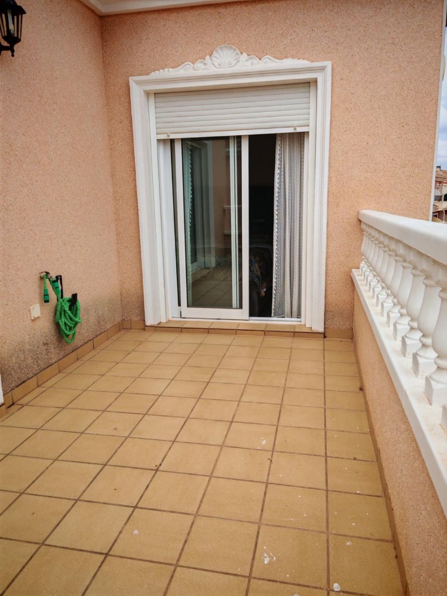 3 makuuhuone Huvila myytävänä paikassa Los Alcazares mukana uima-altaan - 249 900 € (Ref: 9023040)