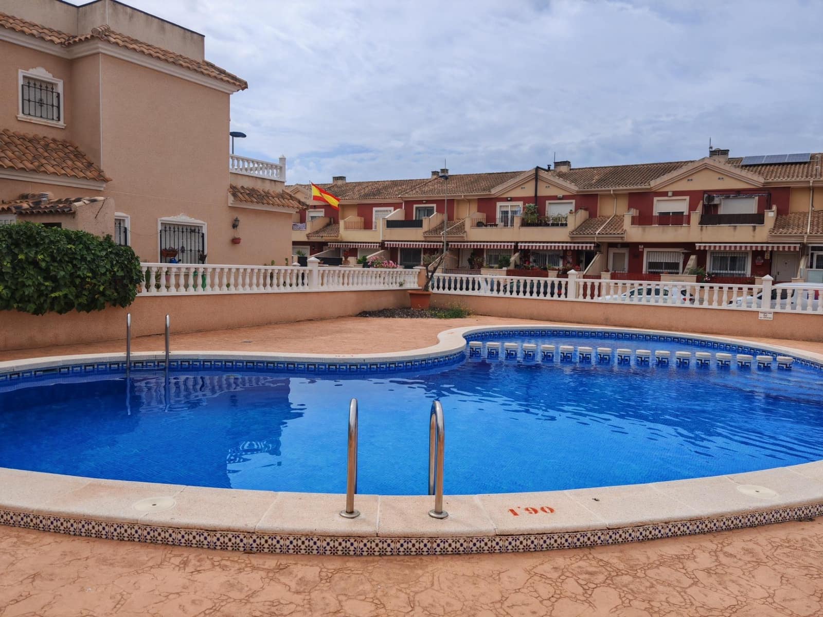 3 makuuhuone Huvila myytävänä paikassa Los Alcazares mukana uima-altaan - 249 900 € (Ref: 9023040)