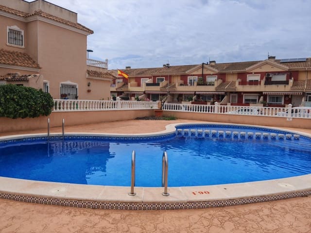 3 makuuhuone Huvila myytävänä paikassa Los Alcázares mukana uima-altaan - 249 900 € (Ref: 9023040)