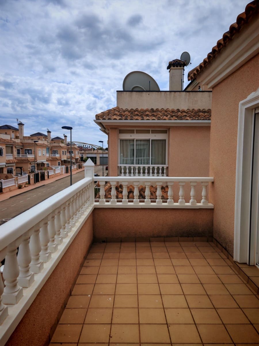 3 makuuhuone Huvila myytävänä paikassa Los Alcazares mukana uima-altaan - 249 900 € (Ref: 9023040)