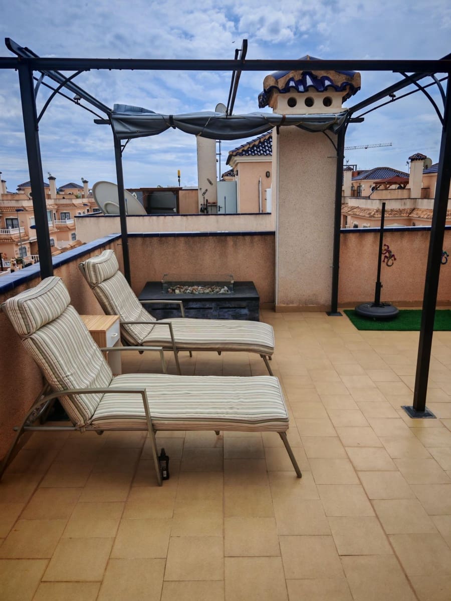 3 makuuhuone Huvila myytävänä paikassa Los Alcazares mukana uima-altaan - 249 900 € (Ref: 9023040)