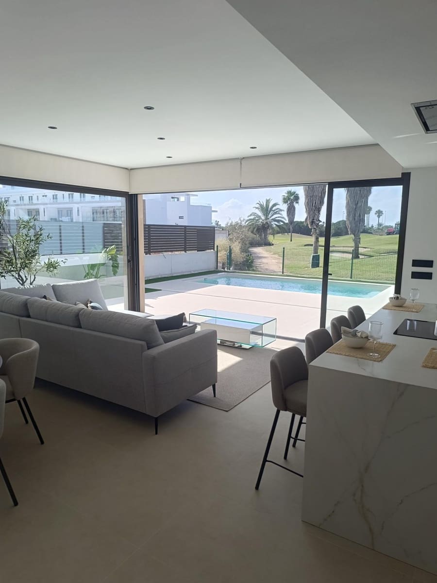 3 soveværelse Villa til salg i Los Alcazares - € 685.000 (Ref: 9367428)