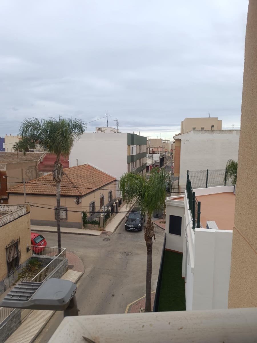 2 quarto Apartamento para venda em Los Alcazares com garagem - 139 900 € (Ref: 9443209)
