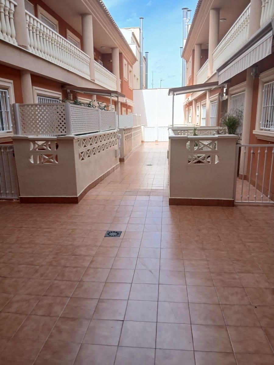 Apartamento de 1 habitación en Los Alcázares en venta con garaje - 105.900 € (Ref: 9608000)