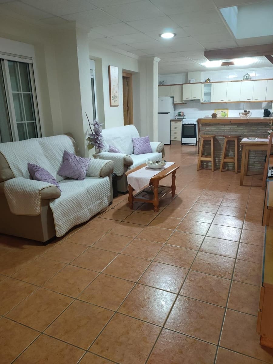 4 bedroom Apartment for sale in Los Alcazares - € 129,900 (Ref: 9608001)