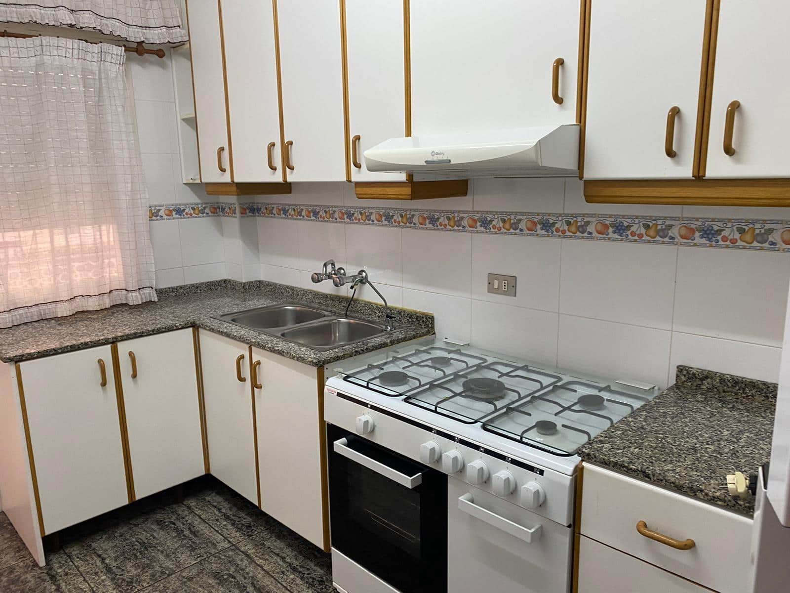 4 makuuhuone Huoneisto myytävänä paikassa Los Alcazares - 139 900 € (Ref: 9656009)