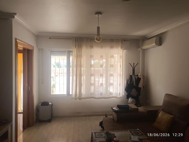 5 makuuhuone Rivitalo myytävänä paikassa Los Alcázares - 265 000 € (Ref: 9913115)