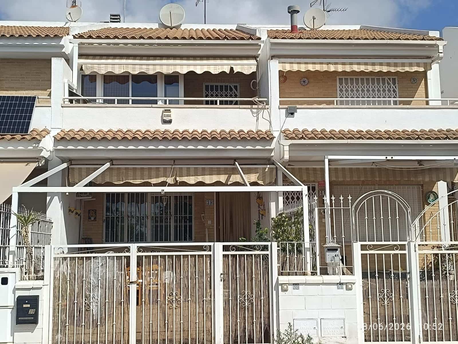 5 makuuhuone Rivitalo myytävänä paikassa Los Alcazares - 265 000 € (Ref: 9913115)
