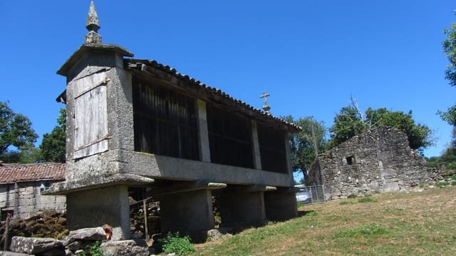 2 bedroom Finca/Country House for sale in Carballedo with garage - € 80,000 (Ref: 10019866)