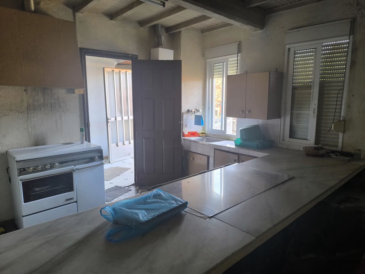 6 bedroom Finca/Country House for sale in Panton with garage - € 180,000 (Ref: 10098759)
