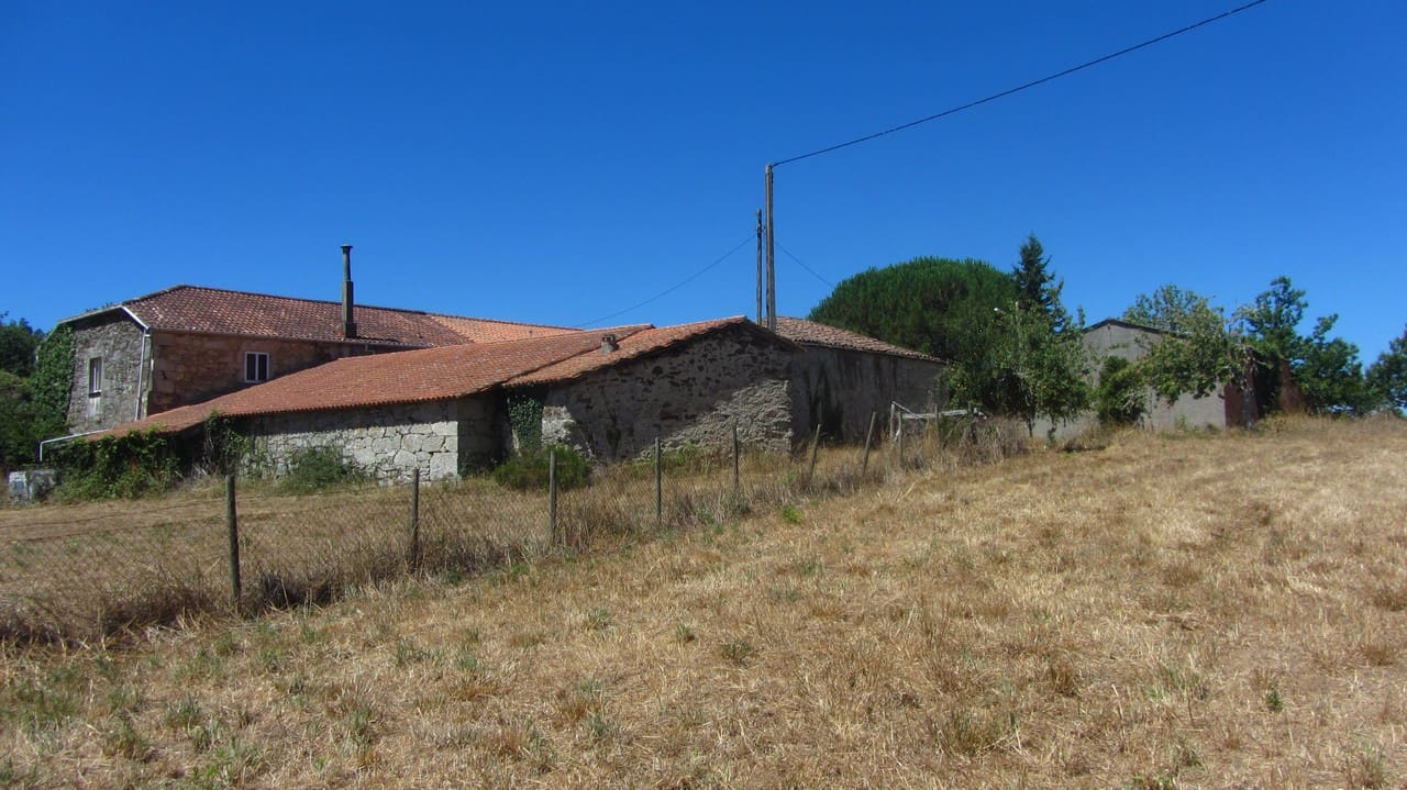 6 bedroom Finca/Country House for sale in Panton with garage - € 180,000 (Ref: 10098759)