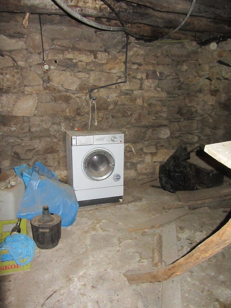 6 bedroom Finca/Country House for sale in Panton with garage - € 180,000 (Ref: 10098759)