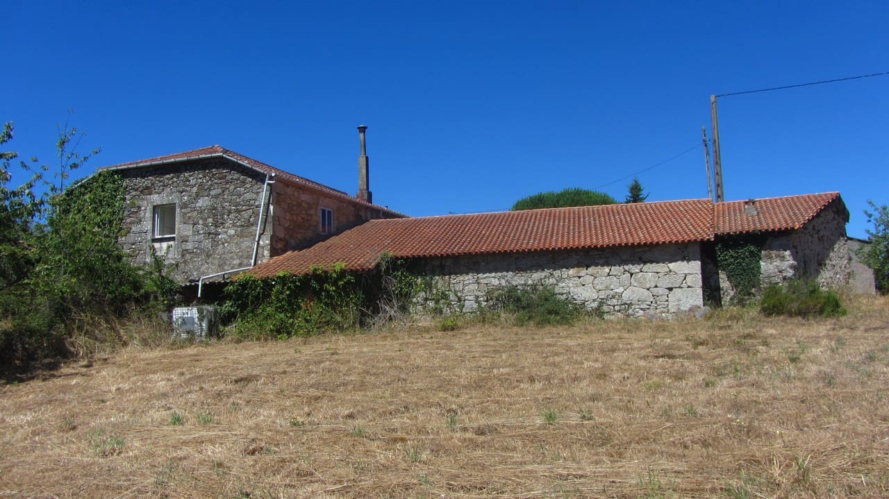6 bedroom Finca/Country House for sale in Panton with garage - € 180,000 (Ref: 10098759)