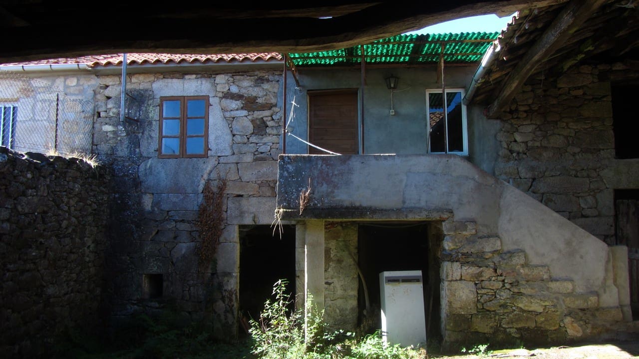 6 bedroom Finca/Country House for sale in Panton with garage - € 180,000 (Ref: 10098759)