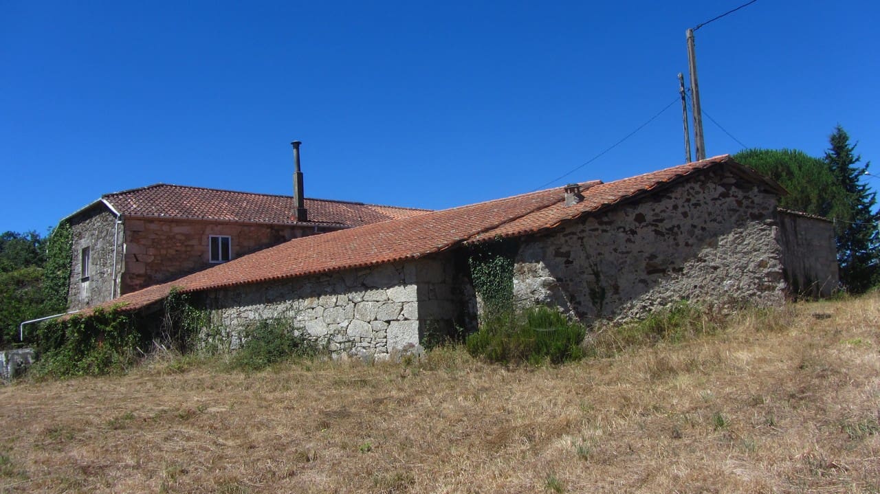 6 bedroom Finca/Country House for sale in Panton with garage - € 180,000 (Ref: 10098759)