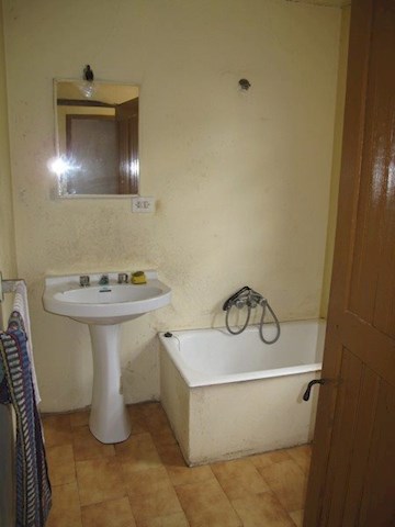 4 bedroom Finca/Country House for sale in Pantón - € 36,000 (Ref: 2697983)