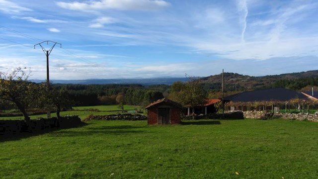 6 makuuhuone Maalaistalo myytävänä paikassa A Pobra de Brollón mukana 
autotalli - 90 000 € (Ref: 3267204)