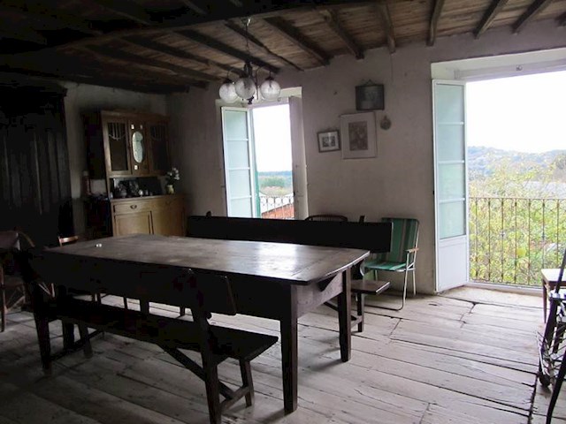 6 makuuhuone Maalaistalo myytävänä paikassa A Pobra de Brollón mukana 
autotalli - 90 000 € (Ref: 3267204)