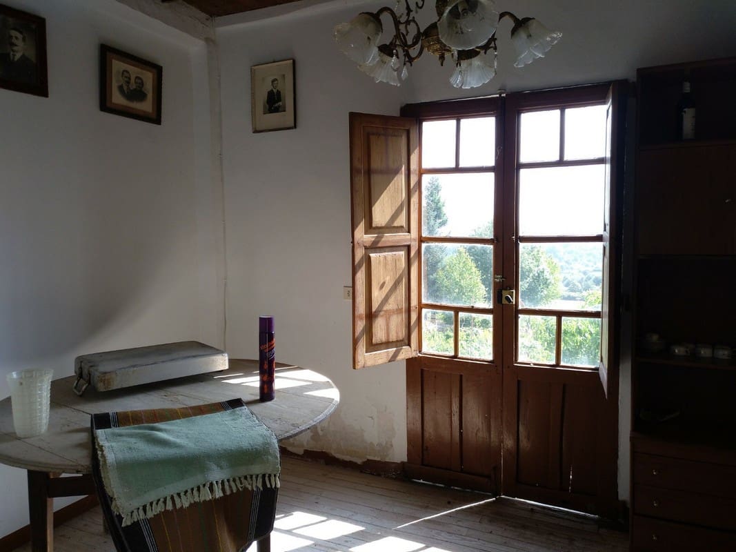 4 soveværelse Finca/Landehus til salg i Panton med garage - € 85.000 (Ref: 4157303)