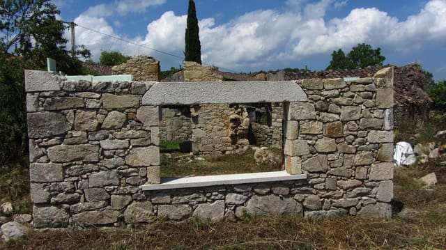 Teren niezagospodarowany na sprzedaż w Sober - 23 000 € (Ref: 4692370)