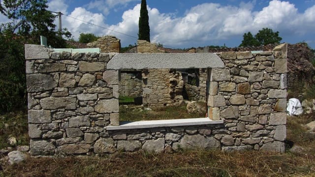 Teren niezagospodarowany na sprzedaż w Sober - 23 000 € (Ref: 4692370)