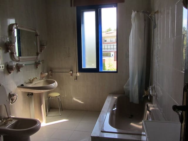 2 bedroom Townhouse for sale in Sober with garage - € 95,000 (Ref: 4849993)