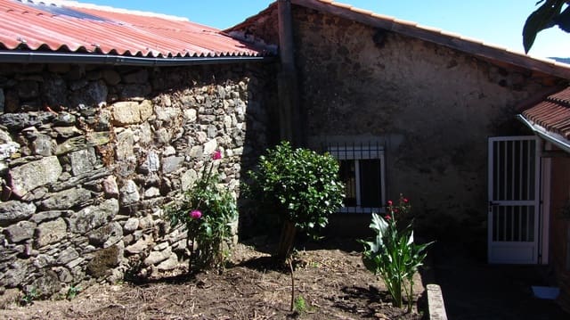 Finca/Casa Rural de 4 habitaciones en Pantón en venta - 53.000 € (Ref: 4952399)