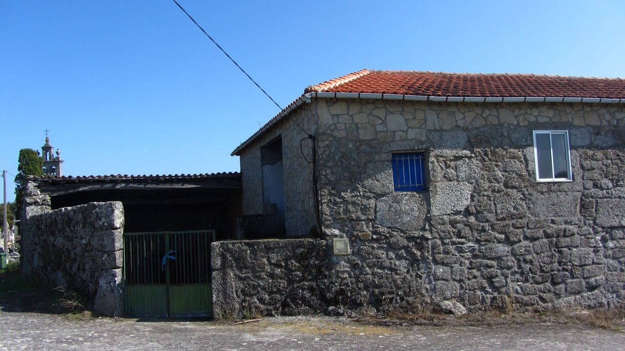 4 soveværelse Finca/Landehus til salg i Chantada med garage - € 55.000 (Ref: 5618950)