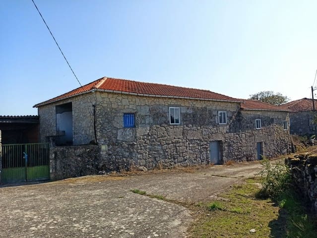 4 bedroom Finca/Country House for sale in Chantada with garage - € 55,000 (Ref: 5618950)