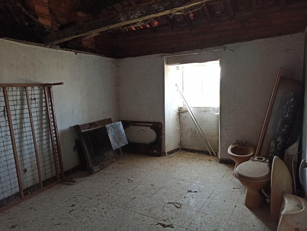 4 soveværelse Finca/Landehus til salg i Chantada med garage - € 55.000 (Ref: 5618950)