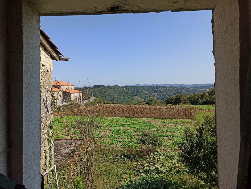 4 soveværelse Finca/Landehus til salg i Chantada med garage - € 55.000 (Ref: 5618950)