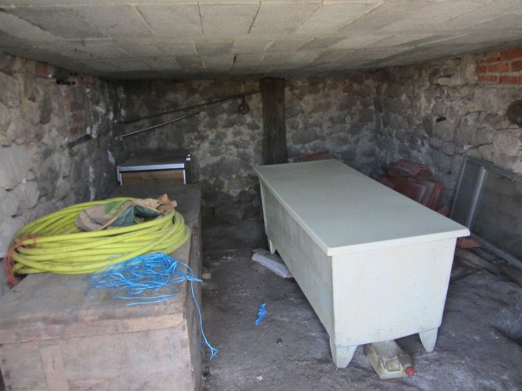 4 soveværelse Finca/Landehus til salg i Chantada med garage - € 55.000 (Ref: 5618950)