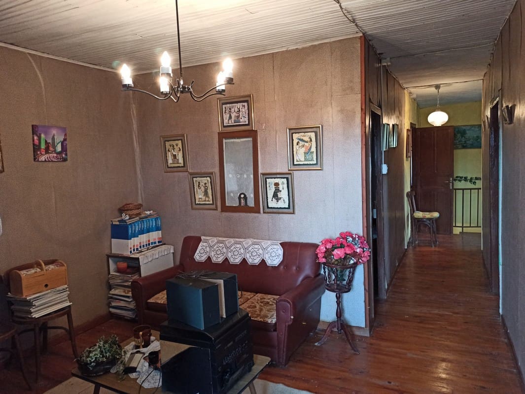 5 bedroom Finca/Country House for sale in Escairon with garage - € 60,000 (Ref: 6428701)