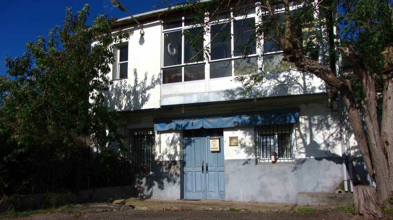 5 bedroom Finca/Country House for sale in Escairon with garage - € 60,000 (Ref: 6428701)