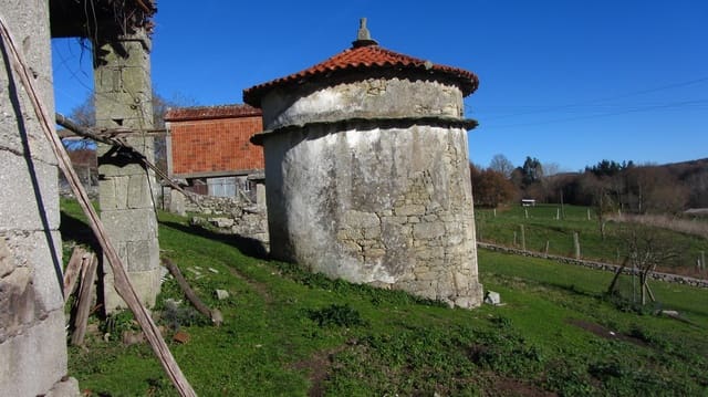 Finca/Casa Rural de 5 habitaciones en Escairón, O Saviñao en venta - 89.000 € (Ref: 6533298)