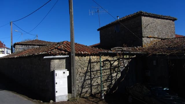 Finca/Casa Rural de 5 habitaciones en Escairón, O Saviñao en venta - 89.000 € (Ref: 6533298)